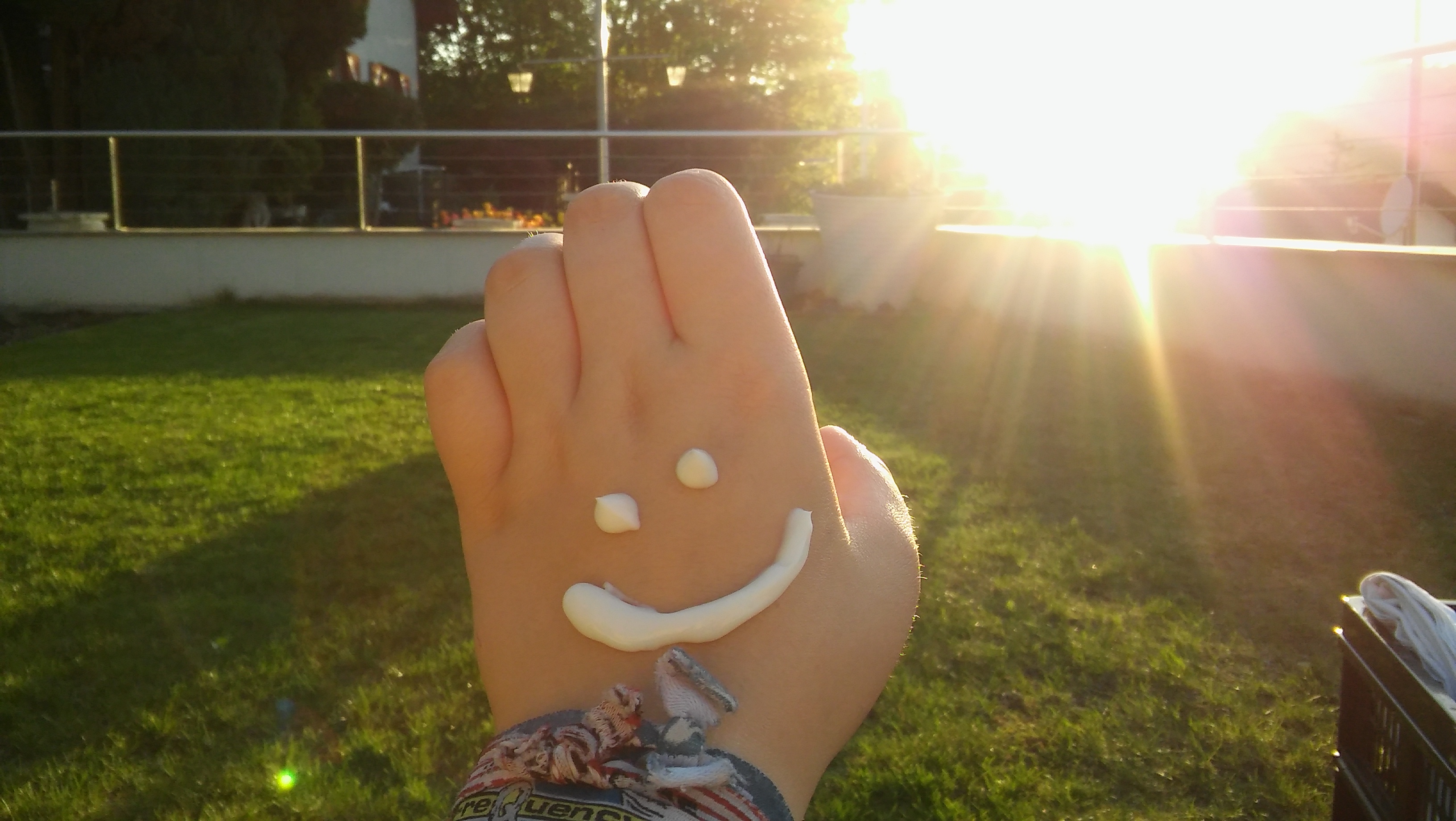 Hand Smiley
